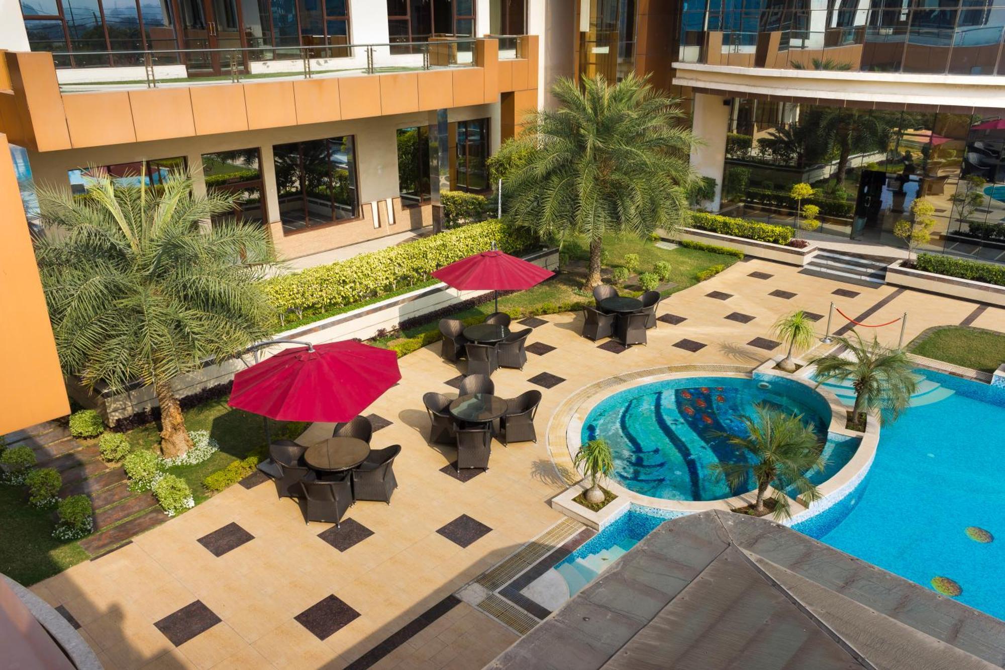 Club Florence Gurgaon Exterior photo